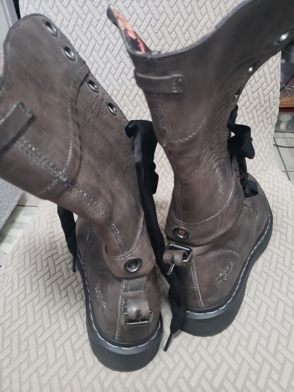 Dr. Martens Black Lace-Up Boots with Floral Lining - Picture 3 of 5